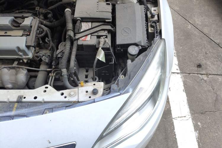 Used Buick GT 2014 XT 1.6L Automatic Fashion Edition Engine Bay Left