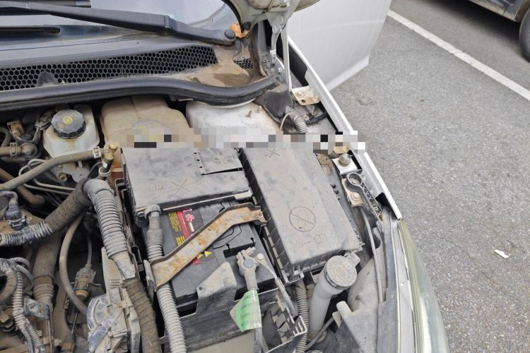 Used Buick GT 2014 XT 1.6L Automatic Fashion Edition Engine Bay Left