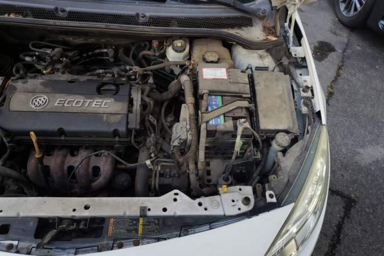 Used Buick GT 2014 XT 1.6L Automatic Fashion Edition Engine Bay Left