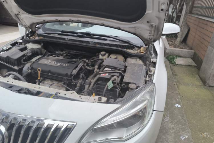 Used Buick GT 2014 XT 1.6L Automatic Fashion Edition Engine Bay Left