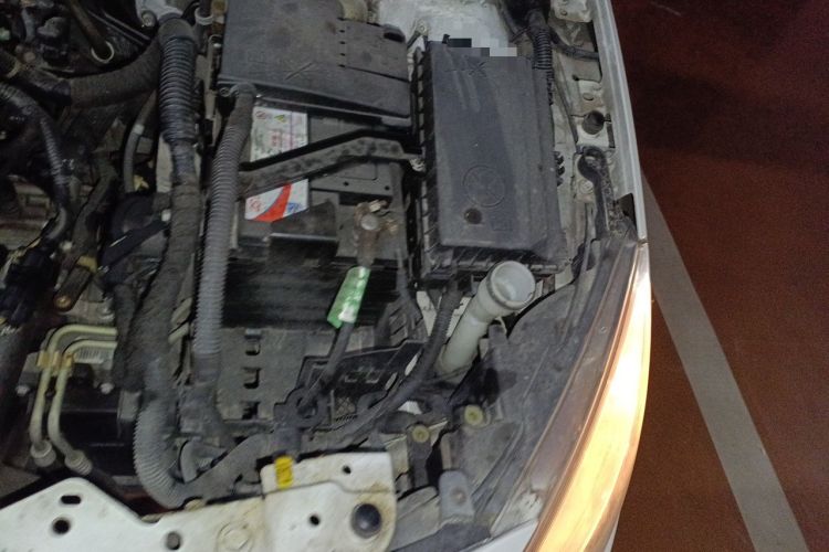 Used Buick GT 2014 XT 1.6L Automatic Fashion Edition Engine Bay Left