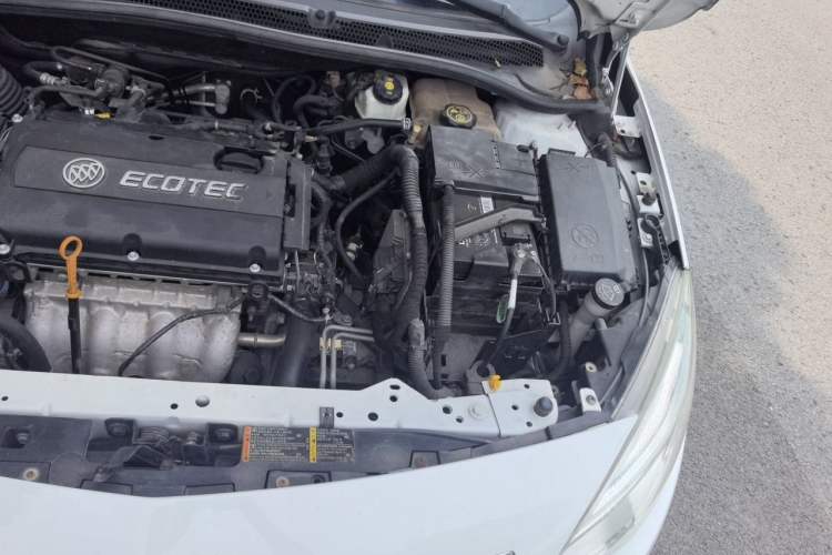 Used Buick GT 2014 XT 1.6L Automatic Fashion Edition Engine Bay Left