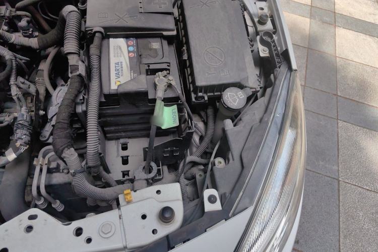Used Buick GT 2014 XT 1.6L Automatic Fashion Edition Engine Bay Left
