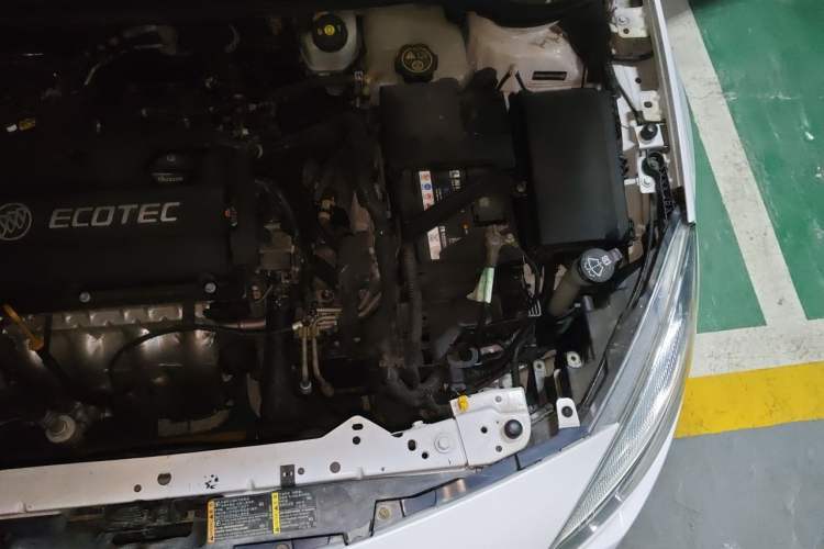 Used Buick GT 2014 XT 1.6L Automatic Fashion Edition Engine Bay Left