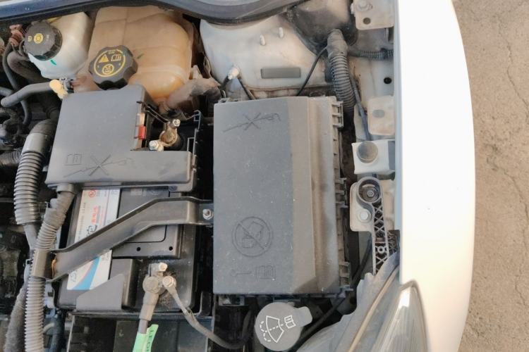 Used Buick GT 2014 XT 1.6L Automatic Comfort Edition Engine Bay Left