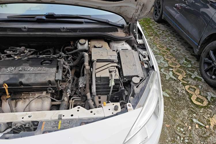 Used Buick GT 2014 XT 1.6L Automatic Comfort Edition Engine Bay Left