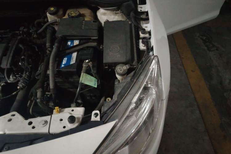 Used Buick GT 2014 XT 1.6L Automatic Fashion Edition Engine Bay Left