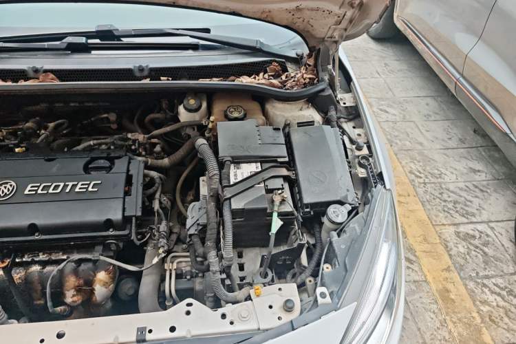 Used Buick GT 2014 XT 1.6L Automatic Fashion Edition Engine Bay Left