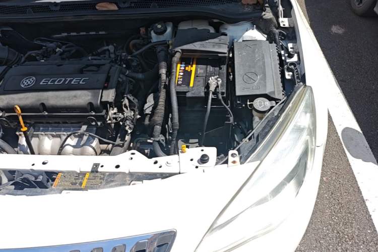 Used Buick GT 2014 XT 1.6L Automatic Fashion Edition Engine Bay Left