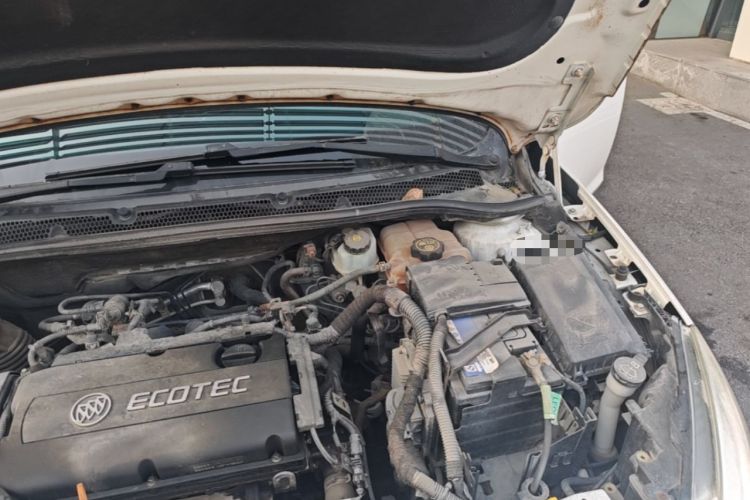Used Buick GT 2014 XT 1.6L Manual Entry-Level Model Engine Bay Left