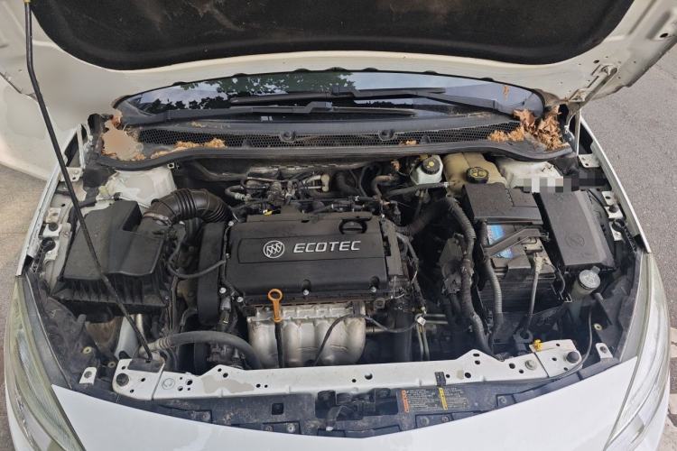 Used Buick GT 2014 XT 1.6L Automatic Fashion Edition Engine Bay