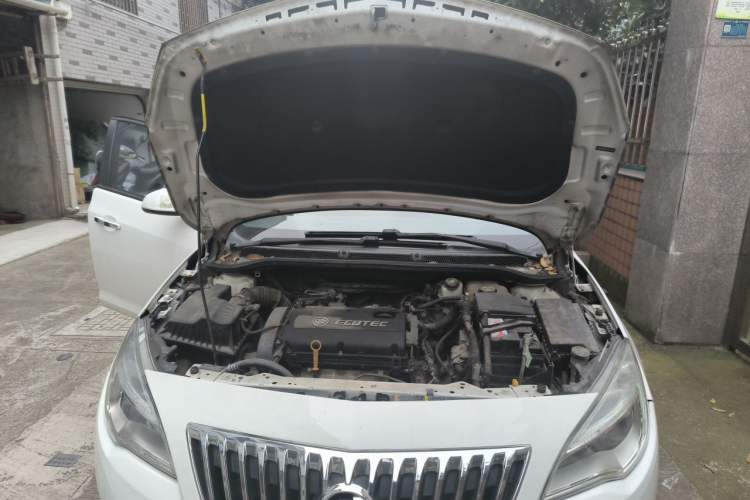 Used Buick GT 2014 XT 1.6L Automatic Fashion Edition Engine Bay
