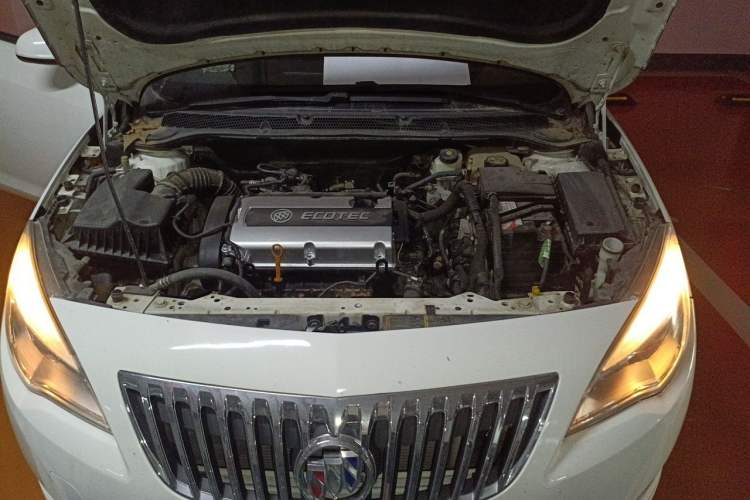 Used Buick GT 2014 XT 1.6L Automatic Fashion Edition Engine Bay