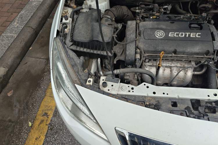 Used Buick GT 2014 XT 1.6L Automatic Fashion Edition Engine Bay Right
