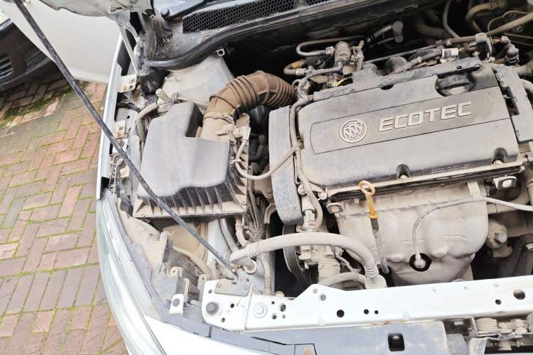 Used Buick GT 2014 XT 1.6L Automatic Fashion Edition Engine Bay Right
