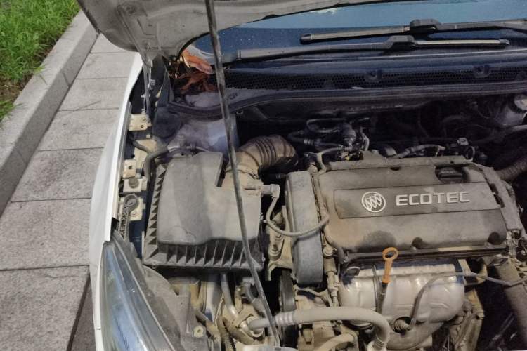 Used Buick GT 2014 XT 1.6L Automatic Fashion Edition Engine Bay Right
