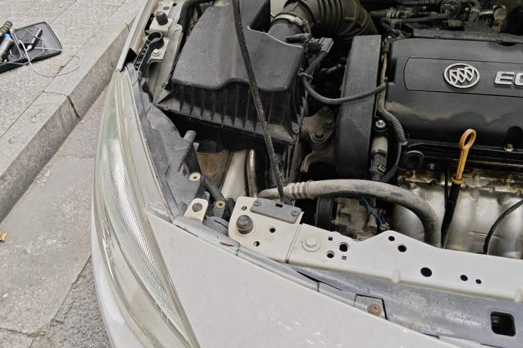Used Buick GT 2014 XT 1.6L Automatic Fashion Edition Engine Bay Right