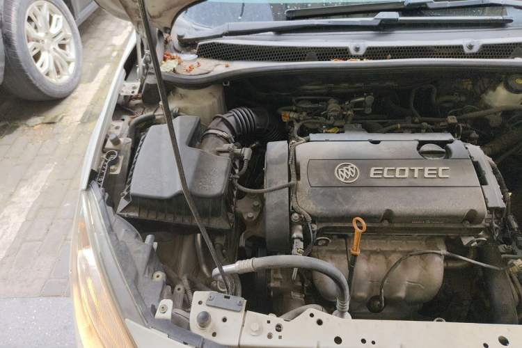 Used Buick GT 2014 XT 1.6L Automatic Fashion Edition Engine Bay Right