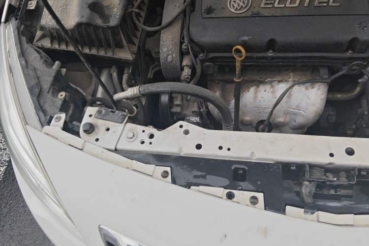 Used Buick GT 2014 XT 1.6L Automatic Fashion Edition Engine Bay Right