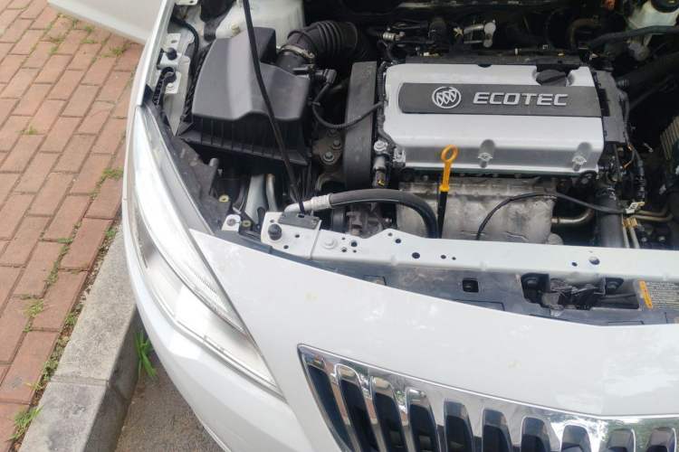 Used Buick GT 2014 XT 1.6L Automatic Fashion Edition Engine Bay Right