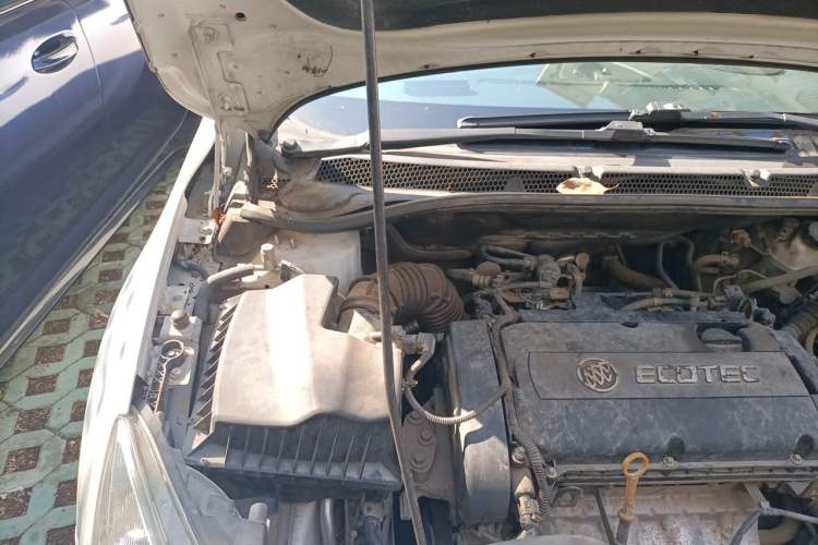 Used Buick GT 2014 XT 1.6L Automatic Fashion Edition Engine Bay Right