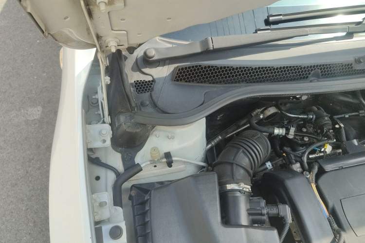 Used Buick GT 2014 XT 1.6L Automatic Fashion Edition Engine Bay Right