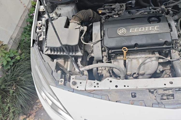 Used Buick GT 2014 XT 1.6L Automatic Fashion Edition Engine Bay Right