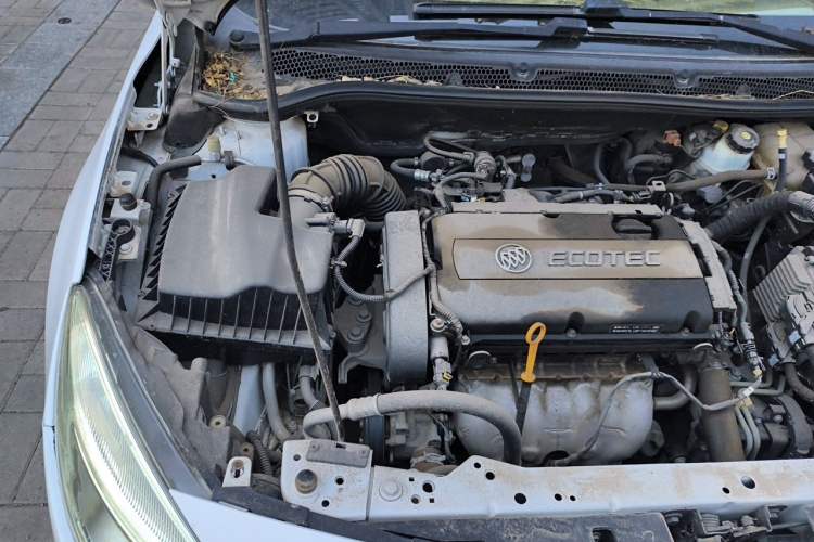 Used Buick GT 2014 XT 1.6L Automatic Fashion Edition Engine Bay Right