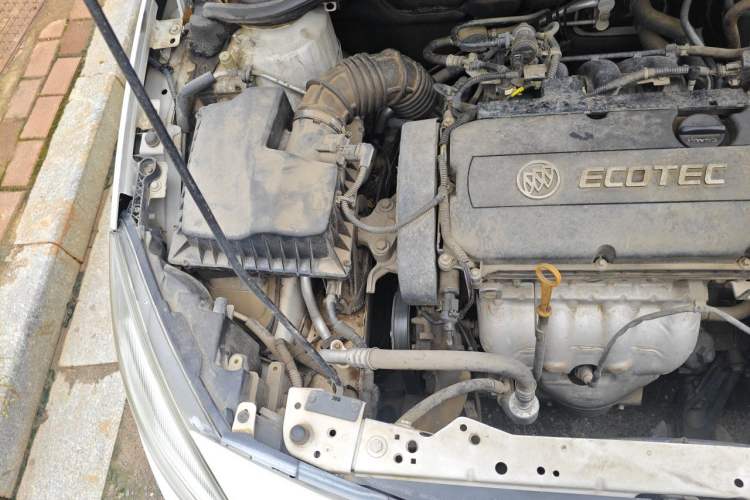 Used Buick GT 2014 XT 1.6L Automatic Fashion Edition Engine Bay Right