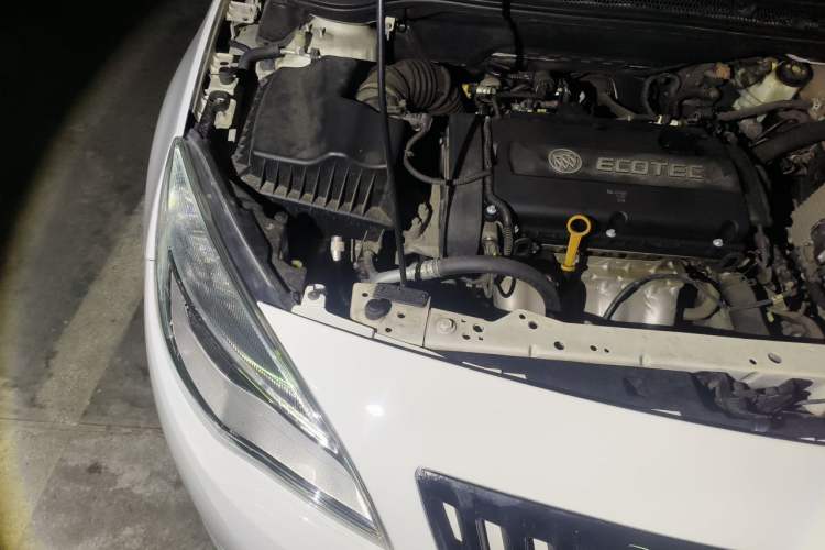 Used Buick GT 2014 XT 1.6L Automatic Fashion Edition Engine Bay Right