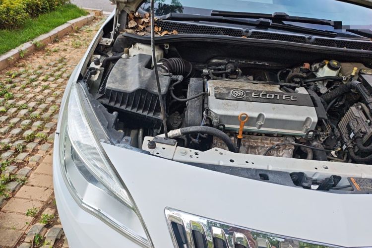 Used Buick GT 2014 XT 1.6L Automatic Fashion Edition Engine Bay Right