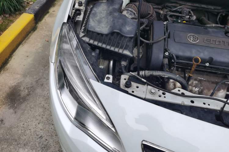 Used Buick GT 2014 XT 1.6L Automatic Fashion Edition Engine Bay Right