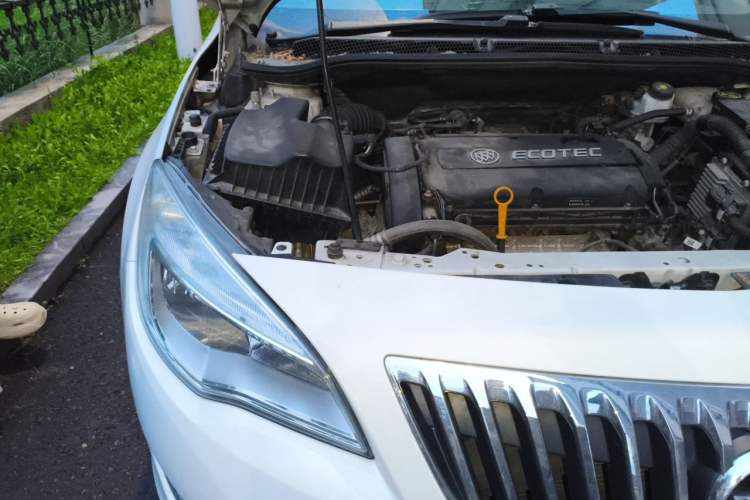 Used Buick GT 2014 XT 1.6L Automatic Comfort Edition Engine Bay Right