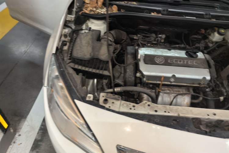 Used Buick GT 2014 XT 1.6L Manual Entry-Level Model Engine Bay Right