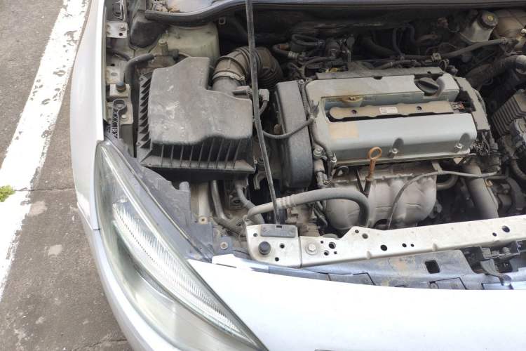 Used Buick GT 2014 XT 1.6L Automatic Fashion Edition Engine Bay Right