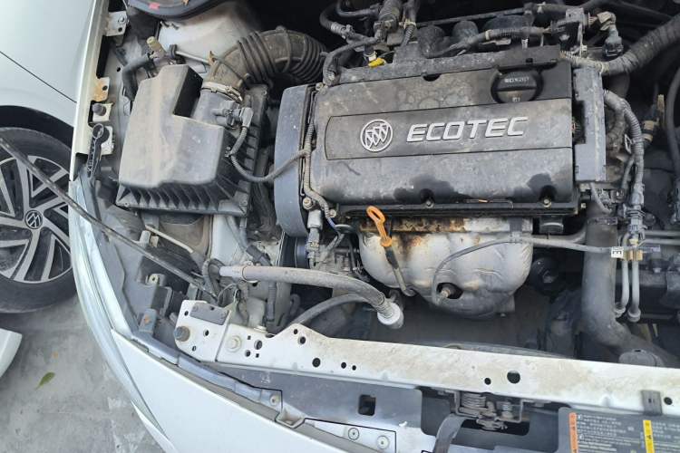 Used Buick GT 2014 XT 1.6L Automatic Fashion Edition Engine Bay Right