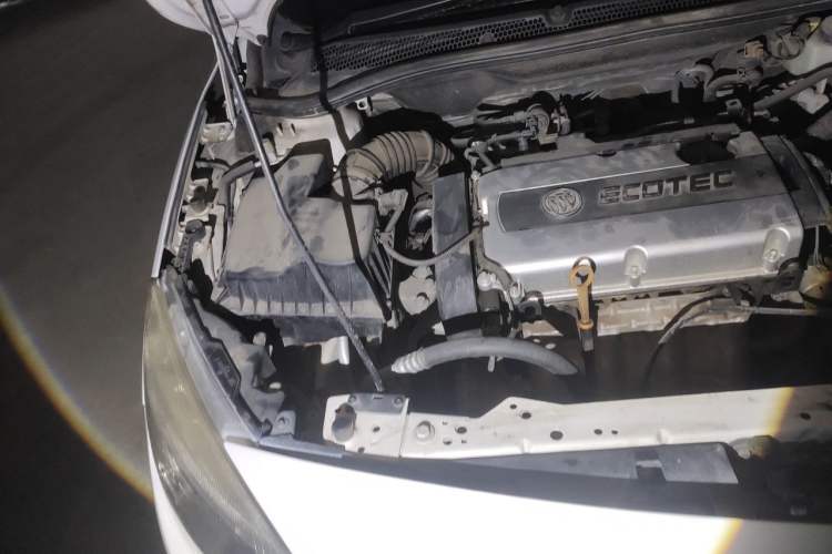 Used Buick GT 2014 XT 1.6L Automatic Fashion Edition Engine Bay Right