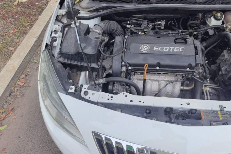 Used Buick GT 2014 XT 1.6L Automatic Fashion Edition Engine Bay Right
