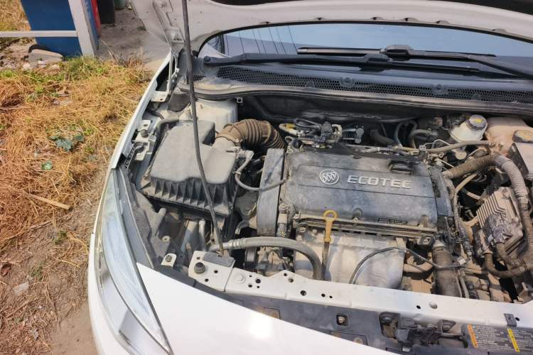 Used Buick GT 2014 XT 1.6L Automatic Fashion Edition Engine Bay Right