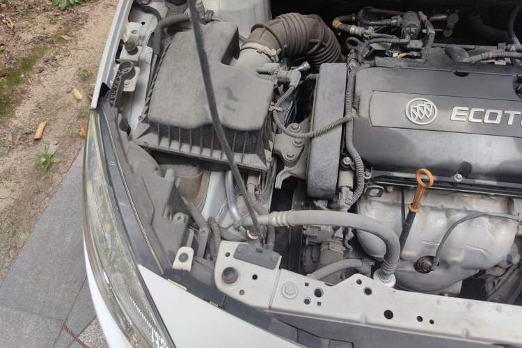 Used Buick GT 2014 XT 1.6L Automatic Fashion Edition Engine Bay Right