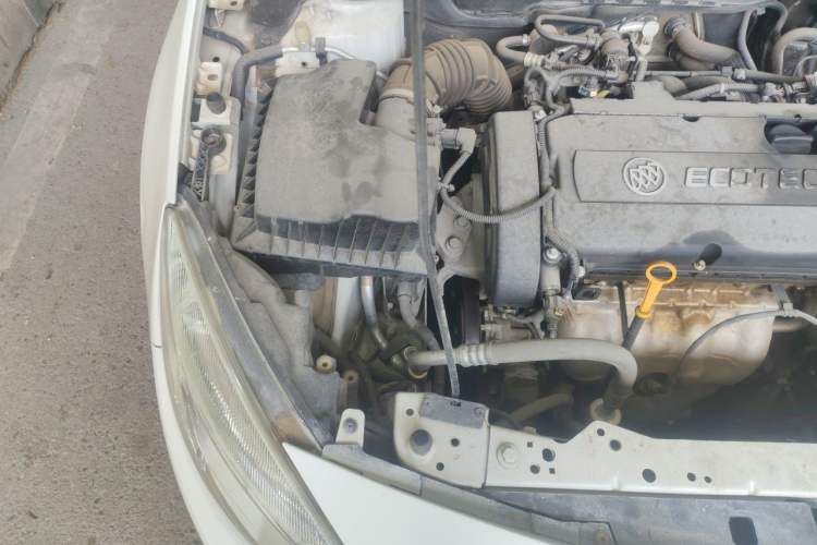 Used Buick GT 2014 XT 1.6L Automatic Fashion Edition Engine Bay Right