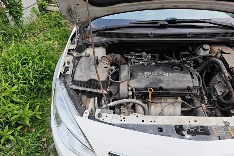 Used Buick GT 2014 XT 1.6L Automatic Comfort Edition Engine Bay Right