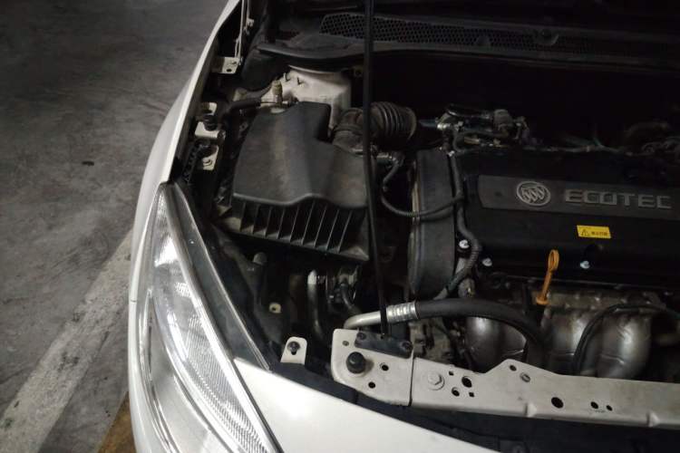 Used Buick GT 2014 XT 1.6L Automatic Fashion Edition Engine Bay Right