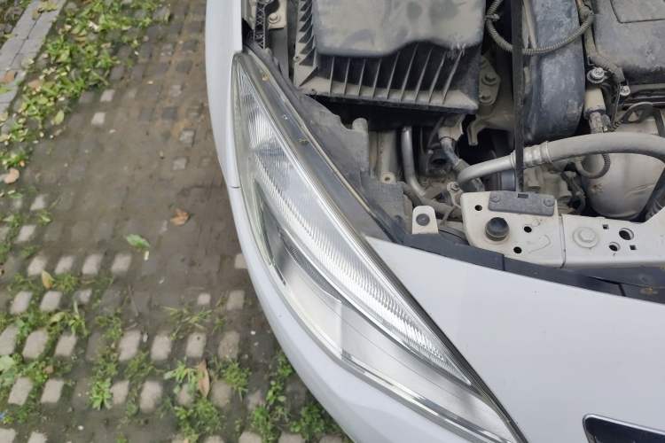 Used Buick GT 2014 XT 1.6L Automatic Fashion Edition Engine Bay Right