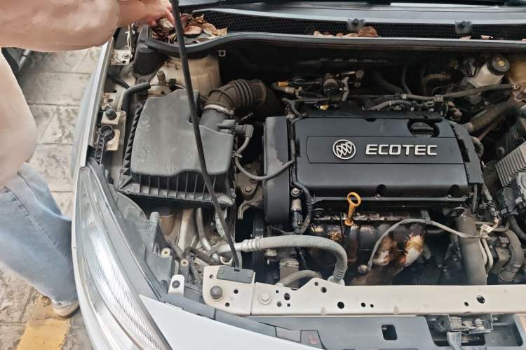 Used Buick GT 2014 XT 1.6L Automatic Fashion Edition Engine Bay Right