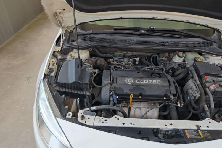Used Buick GT 2014 XT 1.6L Manual Entry-Level Model Engine Bay Right