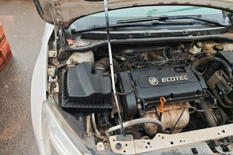 Used Buick GT 2014 XT 1.6L Automatic Fashion Edition Engine Bay Right