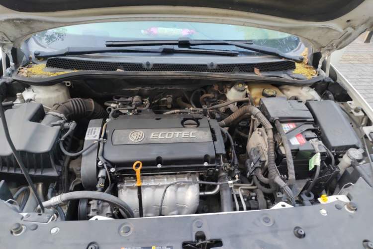 Used Buick GT 2014 XT 1.6L Automatic Comfort Edition Engine Bay