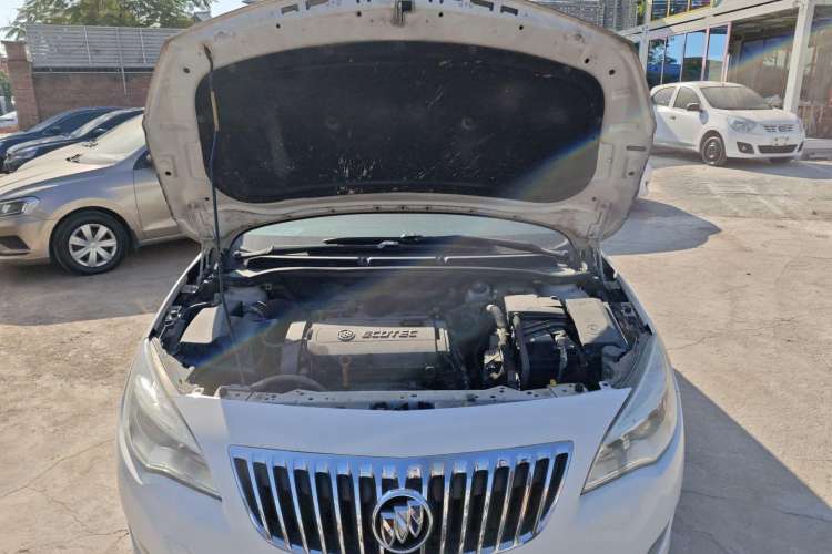 Used Buick GT 2014 XT 1.6L Automatic Fashion Edition Engine Bay