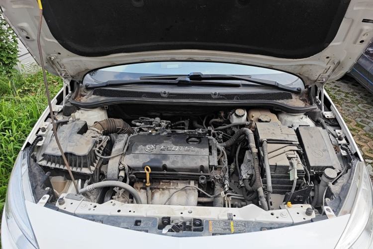 Used Buick GT 2014 XT 1.6L Automatic Comfort Edition Engine Bay